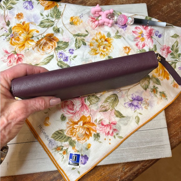 Kate Spade Laurel Way Stacy Wallet in Deep Plum. Beautiful saffiano leather - Picture 5 of 13